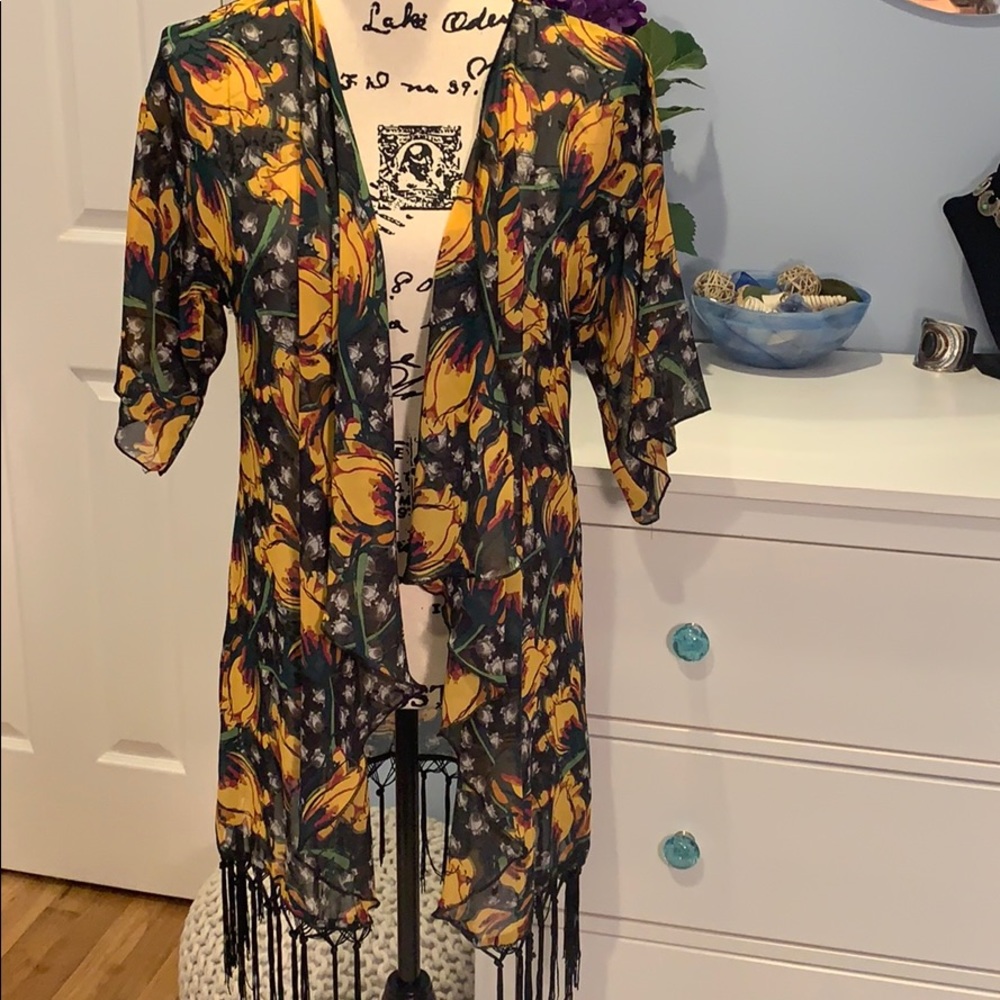 LuLaRoe Monroe Tulip Print Kimono